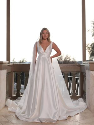 Bambi Wedding Dress by Naama Navipur