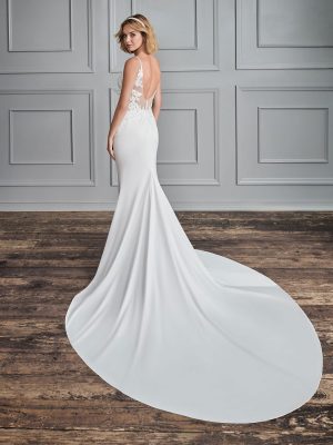 Fit and Flare wedding dress 02