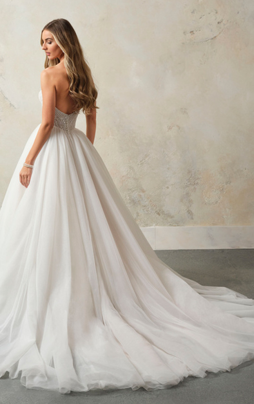 How to Schedule Your Wedding Alterations1