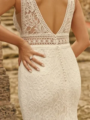 Maggie Sottero drita Fit and Flare Designer wedding gowns for sale