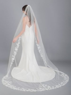 V7683C Cathedral Bridal Veil 01