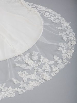 V7683C Cathedral Bridal Veil 02